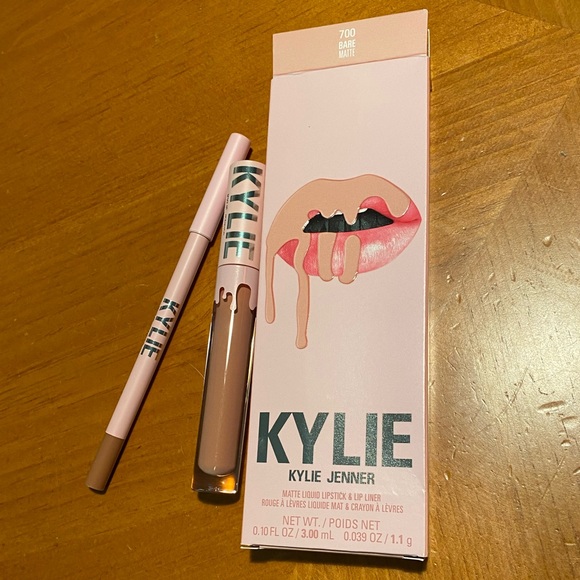 Kylie Velvet Liquid Lipstick & Lip Liner Set 👄
